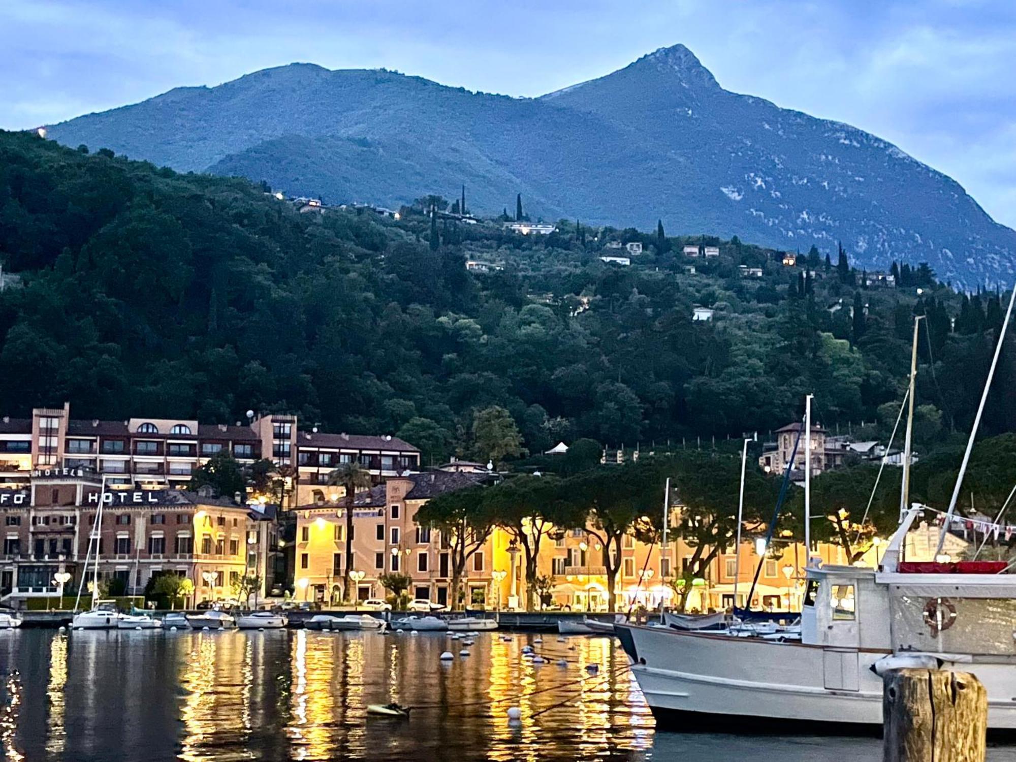 Casa Dolce Vita, Seeblick ตอสโกลาโน มาแดร์โน ภายนอก รูปภาพ